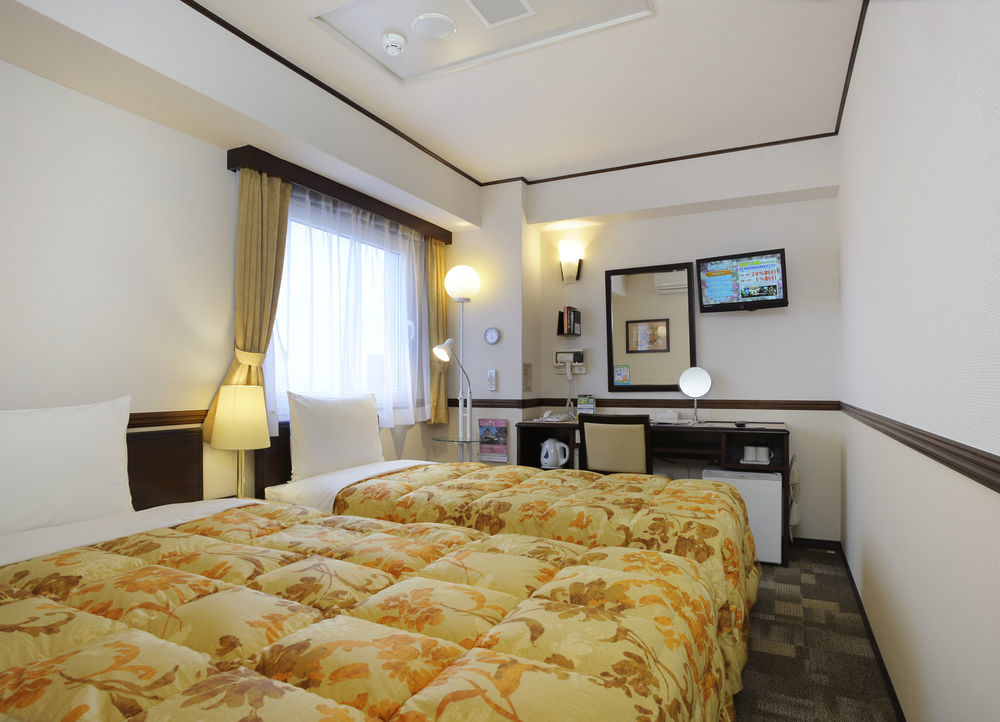 Toyoko Inn Yokohama Sakuragicho Bagian luar foto