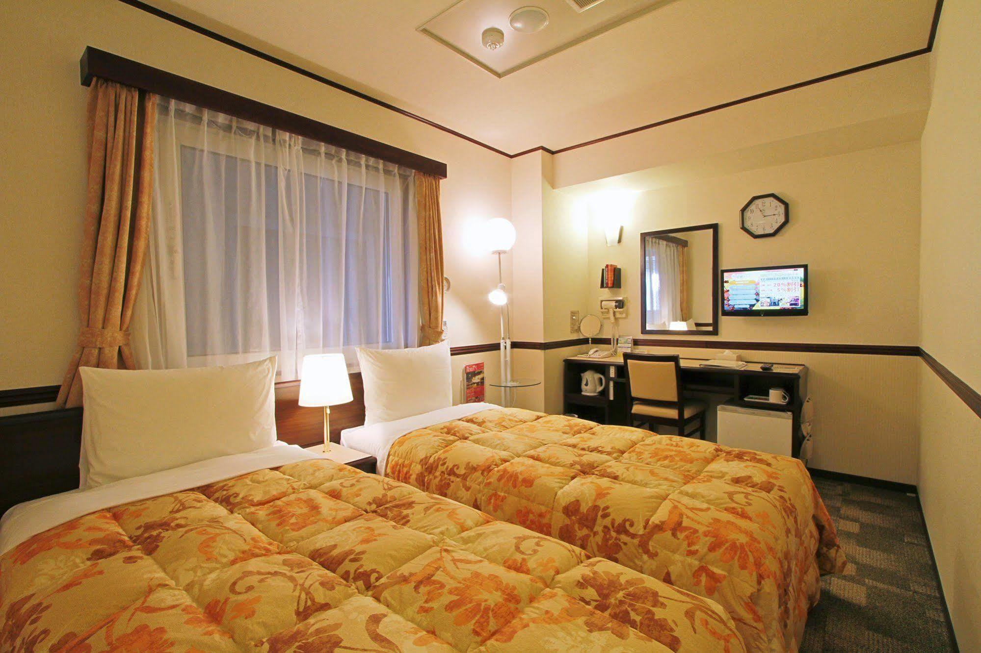 Toyoko Inn Yokohama Sakuragicho Bagian luar foto